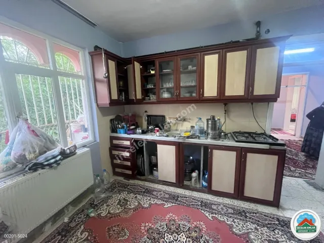 Adıyaman Sümerevler'de Satılık 389m2 Arsalı  3 Katlı Müstakil Ev