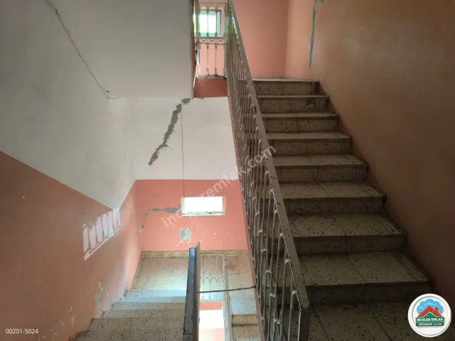 Adıyaman Sümerevler'de Satılık 389m2 Arsalı  3 Katlı Müstakil Ev