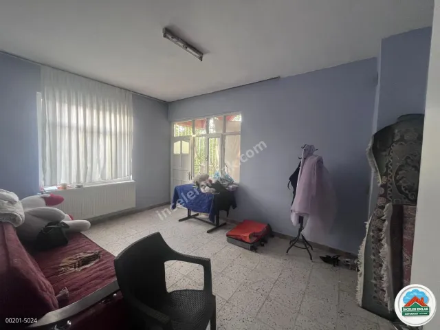 Adıyaman Sümerevler'de Satılık 389m2 Arsalı  3 Katlı Müstakil Ev