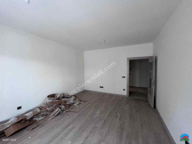 T.REİS MAH.FİLİSTİN CAD.2+1 90M2 KİRALIK DAİRE