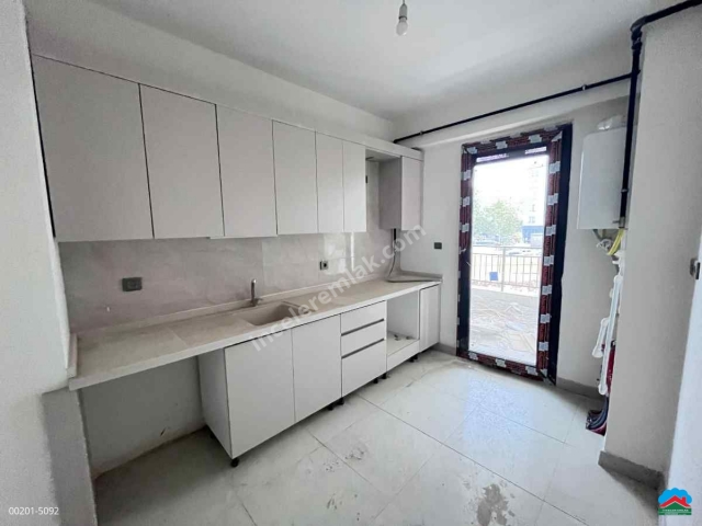 T.REİS MAH.FİLİSTİN CAD.2+1 90M2 KİRALIK DAİRE