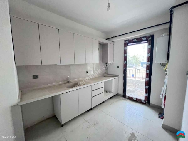 T.REİS MAH.FİLİSTİN CAD.2+1 90M2 KİRALIK DAİRE