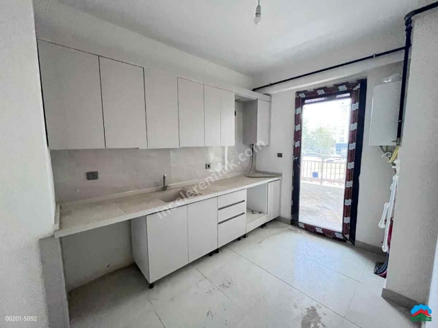 T.REİS MAH.FİLİSTİN CAD.2+1 90M2 KİRALIK DAİRE