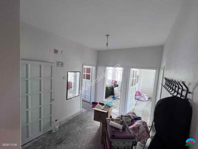 YENİMAHALLE MAH.SATILIK 304M2 ARSA ÜZERİ 130M2 2+1 BAHÇELİ DAİRE