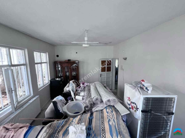 YENİMAHALLE MAH.SATILIK 304M2 ARSA ÜZERİ 130M2 2+1 BAHÇELİ DAİRE