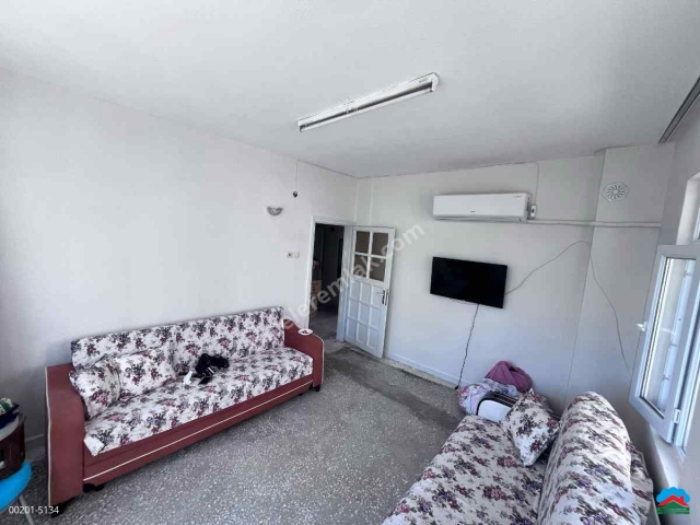 YENİMAHALLE MAH.SATILIK 304M2 ARSA ÜZERİ 130M2 2+1 BAHÇELİ DAİRE