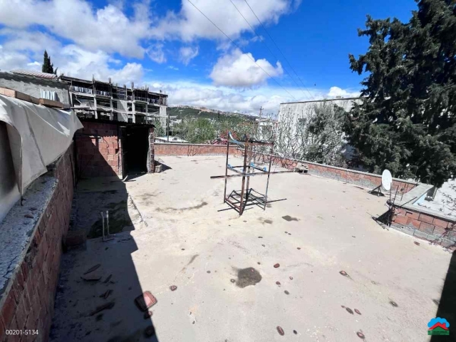 YENİMAHALLE MAH.SATILIK 304M2 ARSA ÜZERİ 130M2 2+1 BAHÇELİ DAİRE