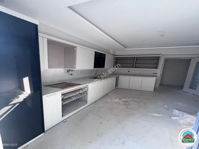  Adıyaman Sümerparkta Satılık 4+1 185 M2 Sıfır Mükemmel Daire