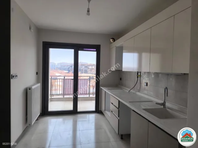 Adıyaman İndere Toki'de Kiralık Camii karşısı Arakat daire