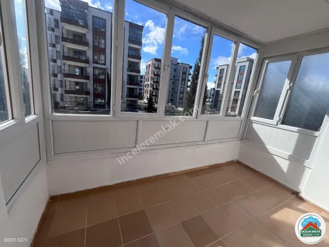 Yeni Mahalle'de Güvenli ve Geniş Yaşam: 4+1 Site İçi Arakat Daire