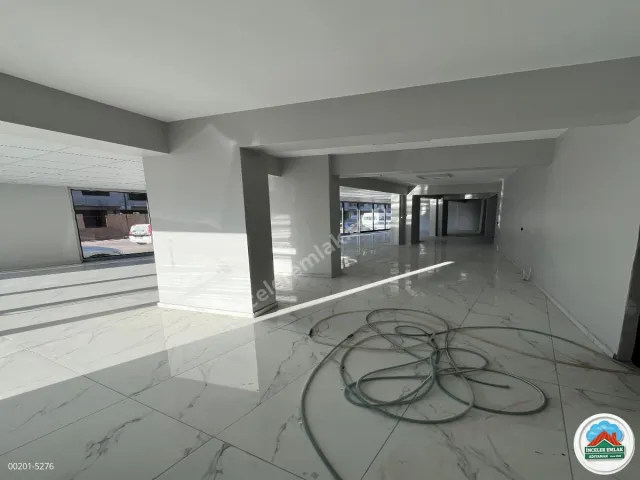 Adıyaman Turgut Reis Mah. Pazar Caddesi Cepheli Kiralık 200 m² Dükkan 