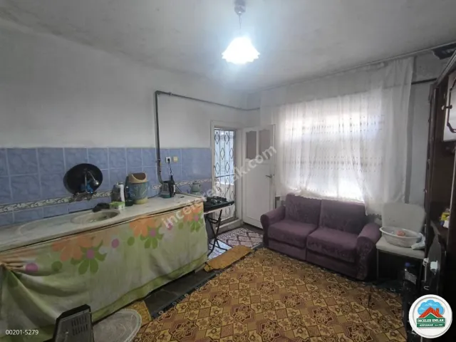 Adıyaman Sümerevler'de Satılık 246m2 Arsa üzeri 2+1 Müstakil Ev