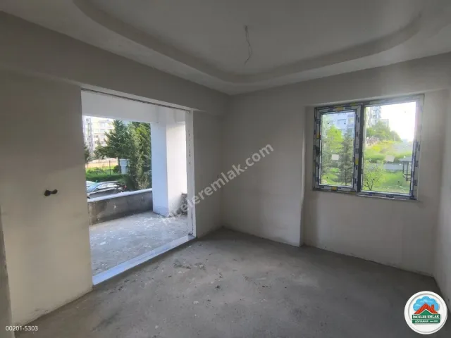 Adıyaman Altınşehir'de Satılık 3.5+1 Sıfır Yapı Fırsat Daire