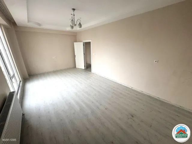 Adıyaman Karapınarda Kiralık 3+1 Arakat Ferah Daire
