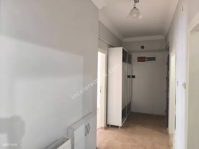 Adıyaman Turgutreiste Satılık 2+1 Merkezi Konumlu Arakat Daire