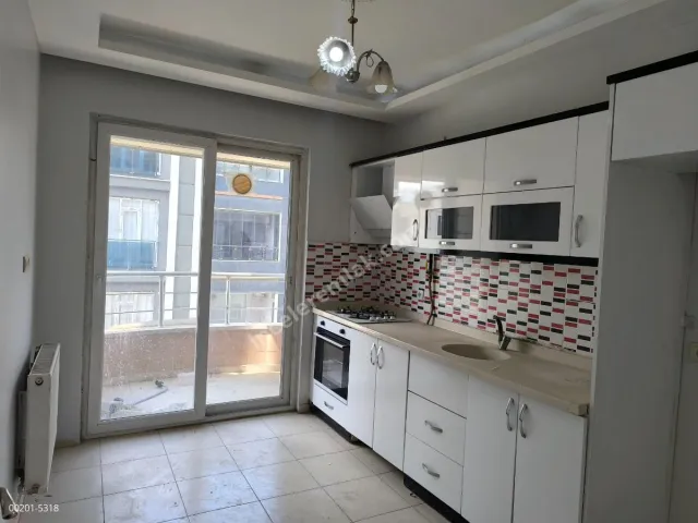 Adıyaman Turgutreiste Satılık 2+1 Merkezi Konumlu Arakat Daire
