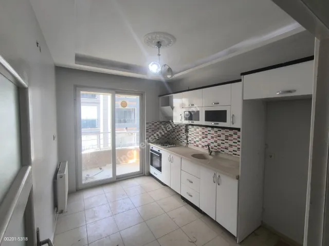 Adıyaman Turgutreiste Satılık 2+1 Merkezi Konumlu Arakat Daire