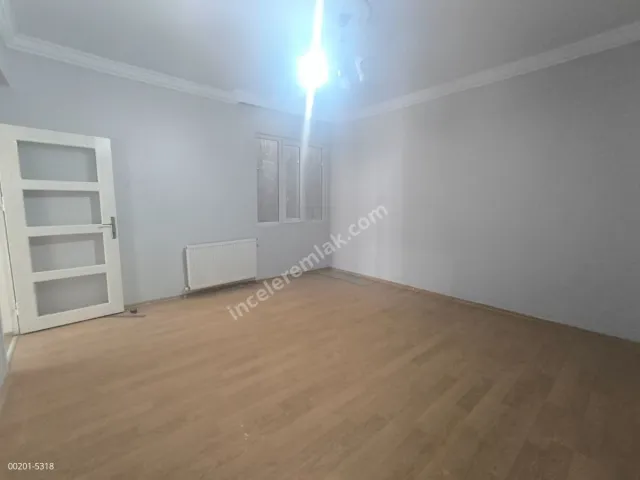 Adıyaman Turgutreiste Satılık 2+1 Merkezi Konumlu Arakat Daire