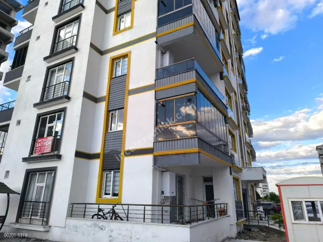 Adıyaman Yenimahallede Satılık 3.5+1 Arakat Modern Daire