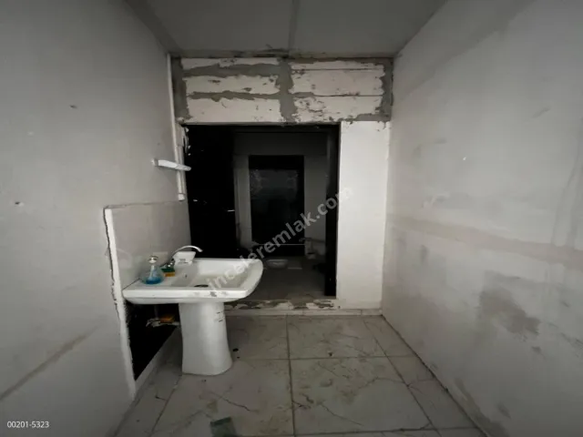 Adıyaman Turgutreiste Satılık 80m2 İşyeri