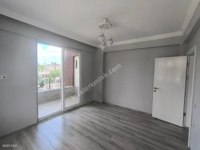 Adıyaman Malazgirtte Satılık 3.Ç.Yolu Cıvarı 3+1 145m2 Daire