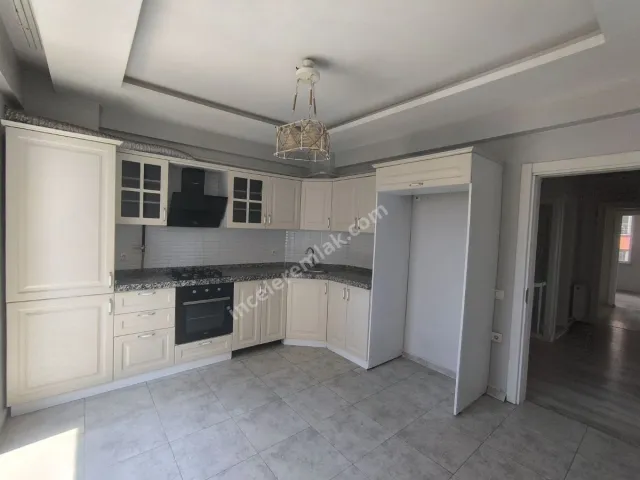Adıyaman Malazgirtte Satılık 3.Ç.Yolu Cıvarı 3+1 145m2 Daire
