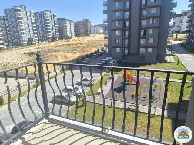 Adıyaman Altınşehirde Kiralık 3+1 Arakat Lüks Site İçi Daire