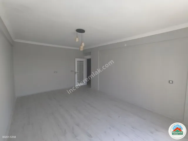 Adıyaman Altınşehirde Kiralık 3+1 Arakat Lüks Site İçi Daire