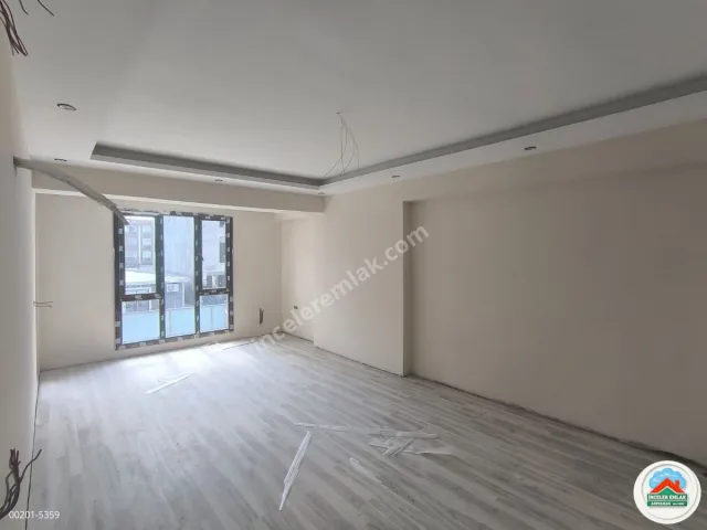 Adıyaman Turgutreis Zey Caddesinde Kiralık 3+0 Sıfır Ofis
