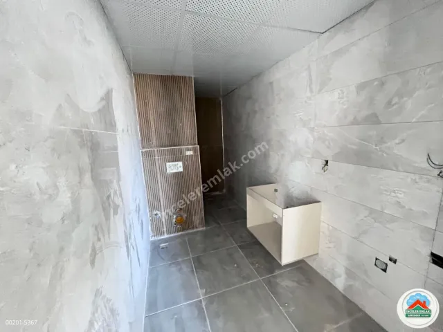 Adıyaman Altınşehir'de Satılık 3.5+1 ARAKAT SIFIR DAİRE