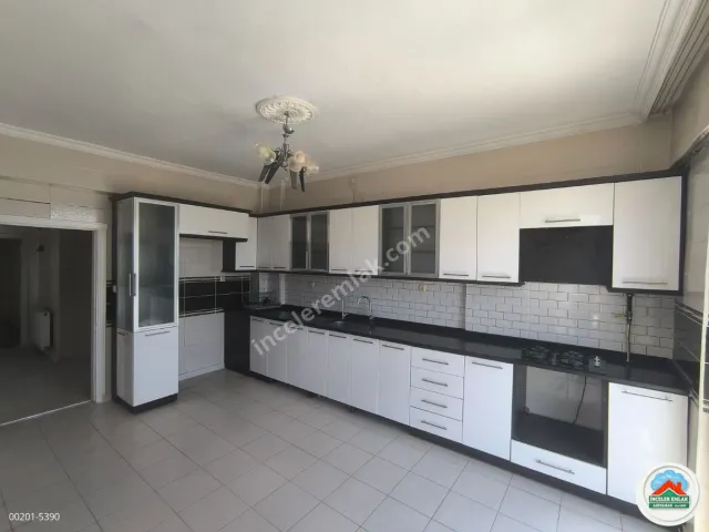 Adıyaman Yeşilyurtta Satılık Site İçi Ferah 4+1 Daire