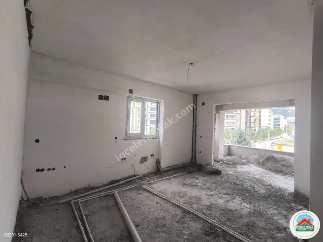 Adıyaman Yenimahallede Satılık 3.5+1 Ara Kat Modern Daire