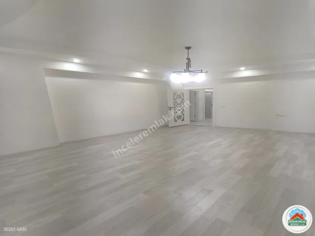Adıyaman Cumhuriyet Mahallesinde 4+1 Lüks Ara Kat Daire