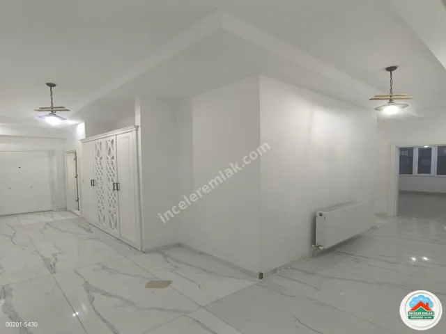 Adıyaman Cumhuriyet Mahallesinde 4+1 Lüks Ara Kat Daire
