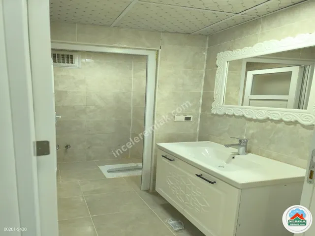 Adıyaman Cumhuriyet Mahallesinde 4+1 Lüks Ara Kat Daire