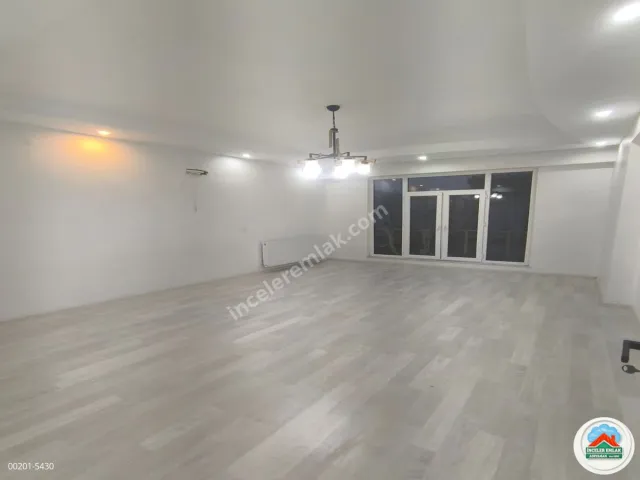 Adıyaman Cumhuriyet Mahallesinde 4+1 Lüks Ara Kat Daire