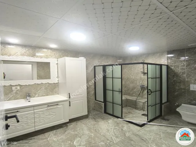 Adıyaman Cumhuriyet Mahallesinde 4+1 Lüks Ara Kat Daire