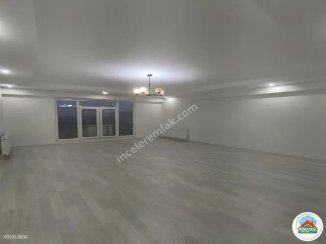Adıyaman Cumhuriyet Mahallesinde 4+1 Lüks Ara Kat Daire